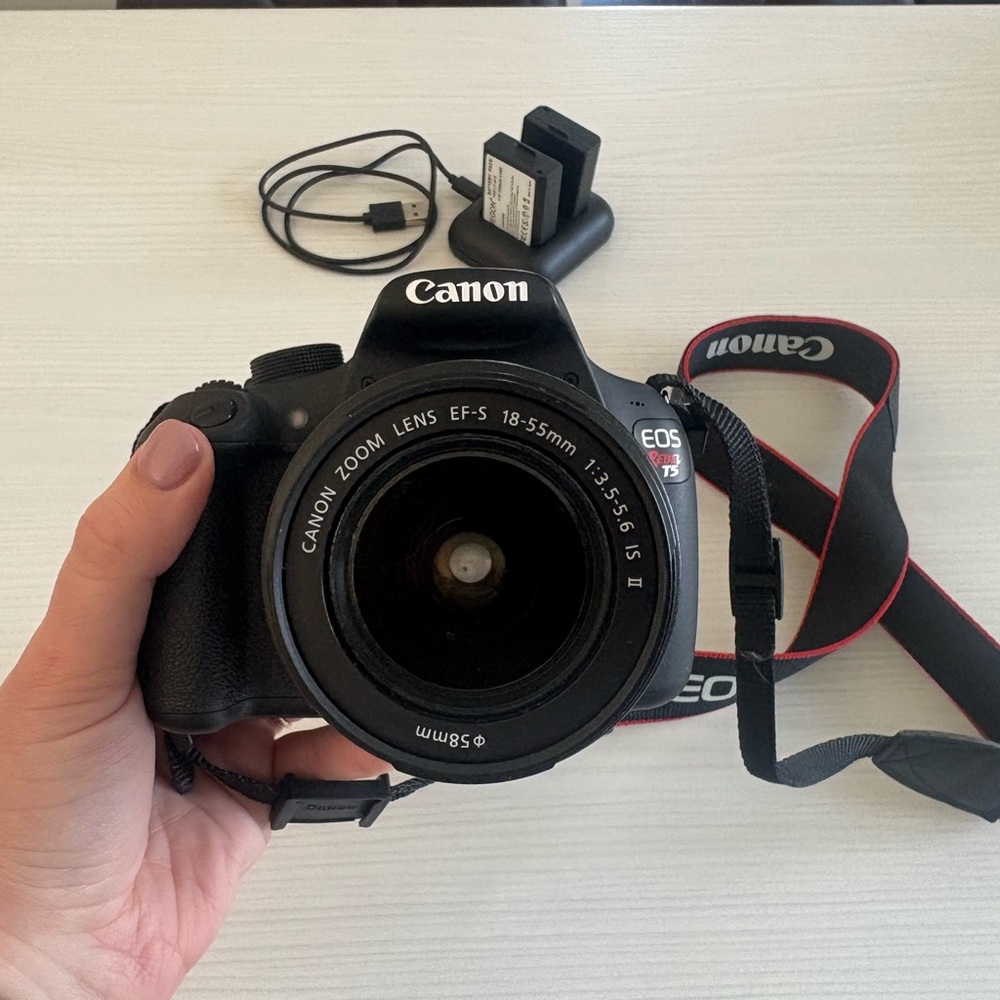 Canon EOS Rebel T5 ‼️ SOLD